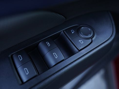 New 2025 Chevrolet Equinox EV LT w/ Convenience Package II image 30