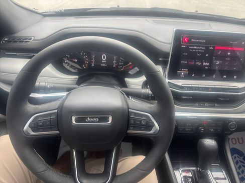 Used 2023 Jeep Compass Limited w/ Sun and Sound Group AWD/4WD image 18