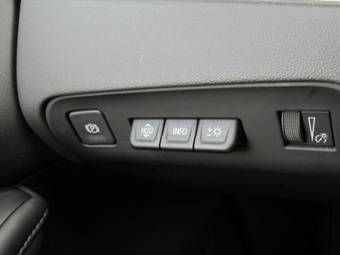 Used 2024 Buick Enclave Avenir w/ Avenir Technology Package image 27