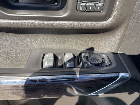 Used 2022 Chevrolet Silverado 2500 LTZ image 28