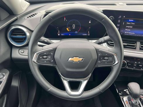 Used 2024 Chevrolet Trax LT w/ Driver Confidence Package FWD image 15