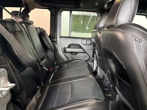 Used 2023 Jeep Wrangler Unlimited Sahara w/ Cold Weather Group AWD/4WD image 23