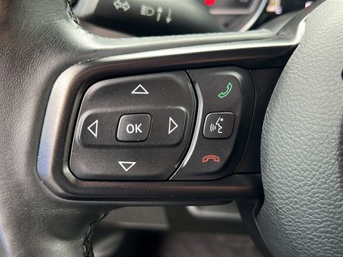 Used 2019 Jeep Wrangler Sport AWD/4WD image 16