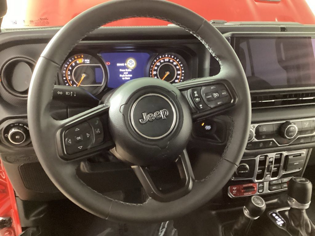 Used 2026 Jeep Wrangler Unlimited Rubicon AWD/4WD image 16