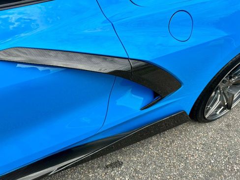 Used 2021 Chevrolet Corvette Stingray Coupe w/ Engine Appearance Package RWD image 26