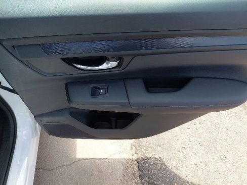 Used 2023 Honda CR-V LX image 31