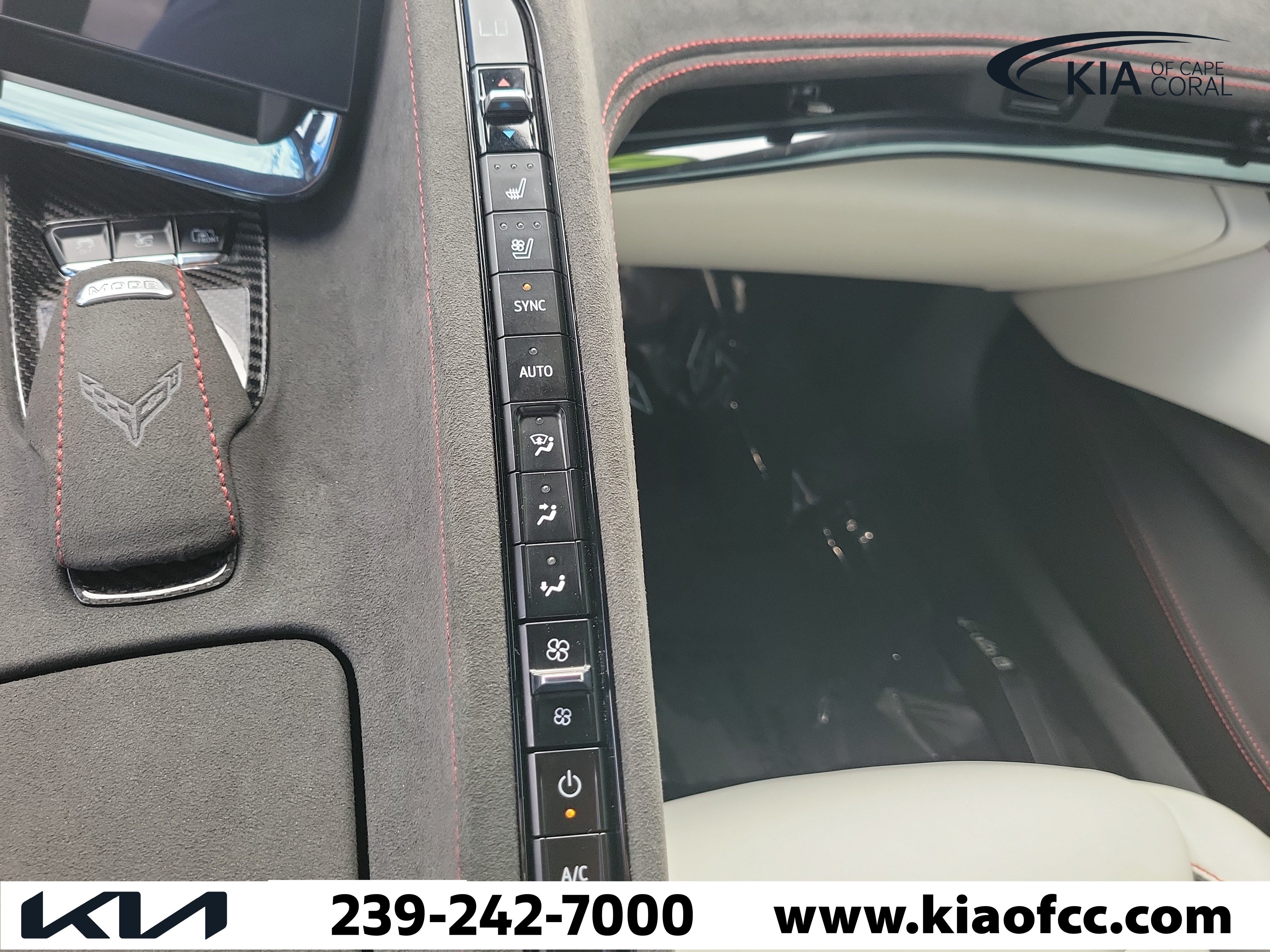 Used 2023 Chevrolet Corvette Stingray Premium Conv w/ Z51 Performance Package RWD image 28