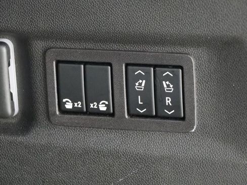 Used 2023 GMC Yukon XL AT4 w/ AT4 Premium Package image 43