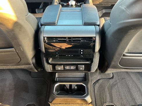 Used 2023 Jeep Wagoneer Series II w/ Convenience Group I image 41