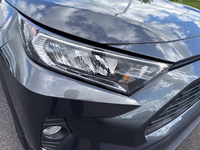 Used 2021 Toyota RAV4 XLE w/ Convenience Package FWD image 12