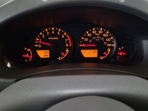 Used 2016 Nissan Frontier SV image 23