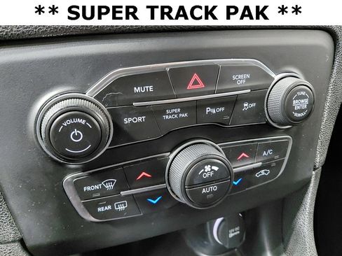 Certified 2019 Dodge Charger SXT w/ Cold Weather Package image 9