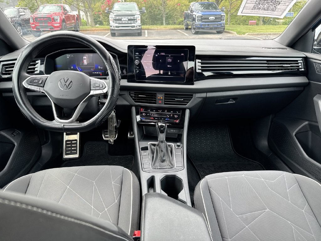 Used 2025 Volkswagen Jetta Sport FWD image 10