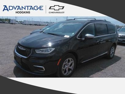 Used 2023 Chrysler Pacifica Limited