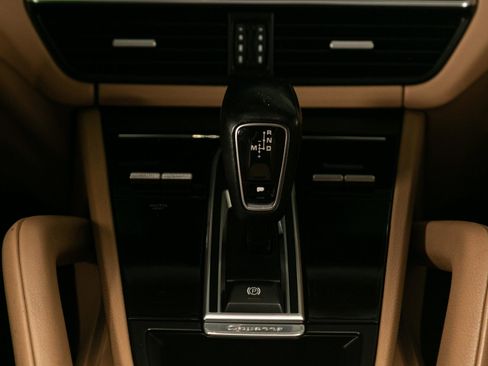 Used 2019 Porsche Cayenne AWD/4WD image 39