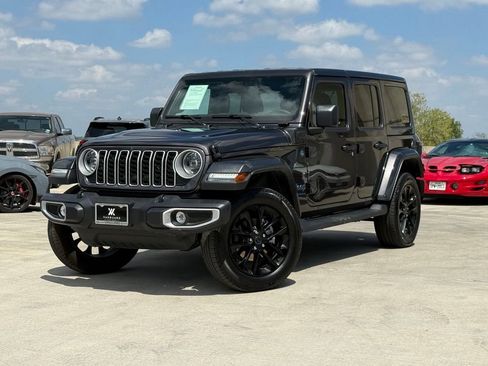 Used 2025 Jeep Wrangler Unlimited Sahara image 1