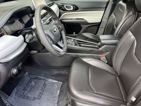 Used 2025 Jeep Compass Limited AWD/4WD image 30