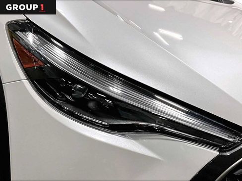 Used 2023 Toyota Corolla Cross XLE AWD/4WD image 28