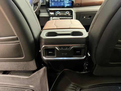 Used 2024 GMC Sierra 1500 Denali Ultimate AWD/4WD image 31