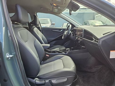 Used 2025 Kia Niro Wind w/ Wind Preserve Package FWD image 10