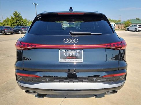 Certified 2025 Audi Q5 Premium w/ Convenience Package image 6