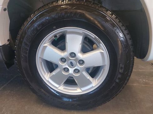 Used 2010 Ford Escape XLT image 30