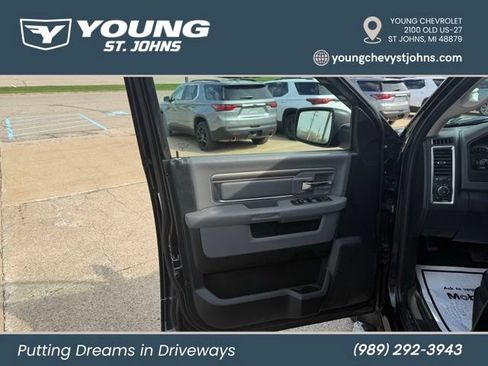 Used 2018 RAM 1500 Classic SLT w/ SLT Plus D←cor Group AWD/4WD image 13
