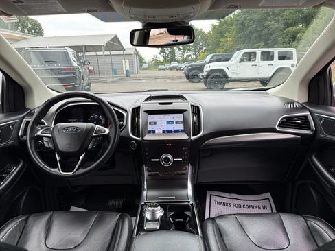 Used 2020 Ford Edge Titanium FWD image 22