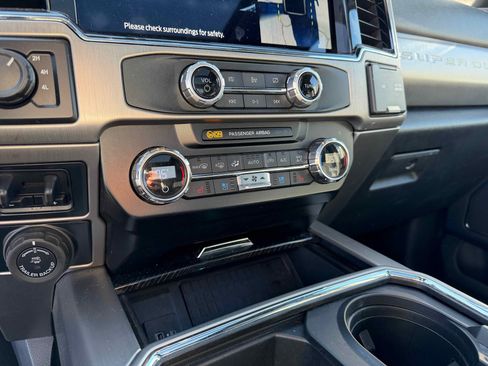 Used 2022 Ford F350 Platinum image 24