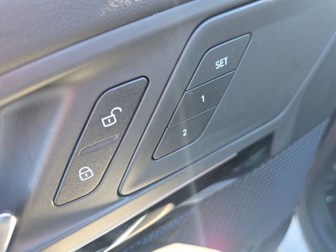 Used 2025 BMW X1 xDrive28i w/ M Sport Package image 19