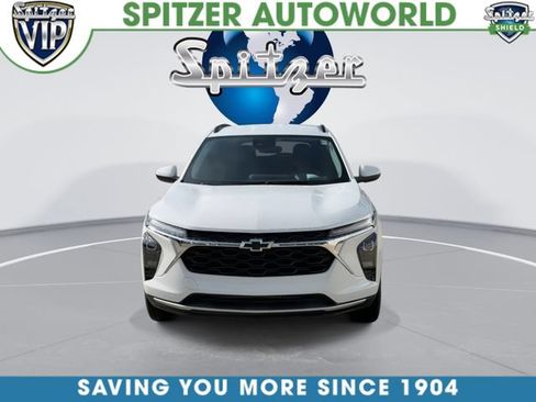 Used 2024 Chevrolet Trax LT w/ Driver Confidence Package FWD image 4