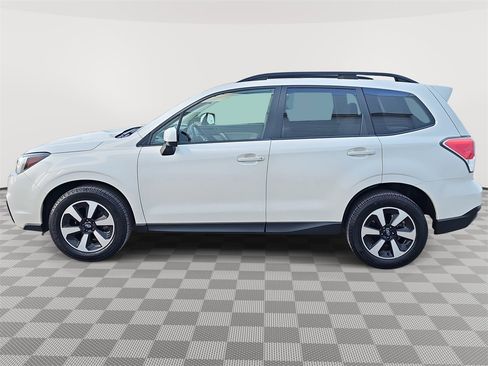 Used 2018 Subaru Forester 2.5i Premium w/ All-Weather Package image 8