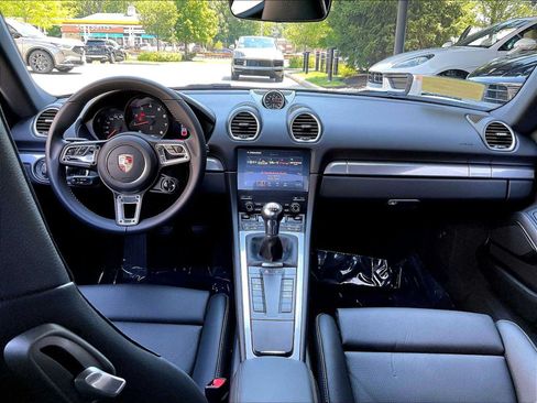 Certified 2024 Porsche 718 Cayman RWD image 14