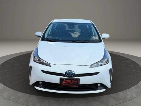 Used 2022 Toyota Prius XLE FWD image 2