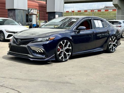 Used 2022 Toyota Camry SE w/ Audio Upgrade Package FWD image 1