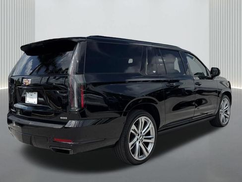 Used 2025 Cadillac Escalade ESV Sport Platinum AWD/4WD image 6