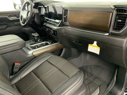 Used 2025 Chevrolet Silverado 1500 High Country w/ High Country Premium Package image 30