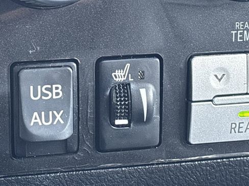 Used 2015 Toyota Sequoia Limited image 31