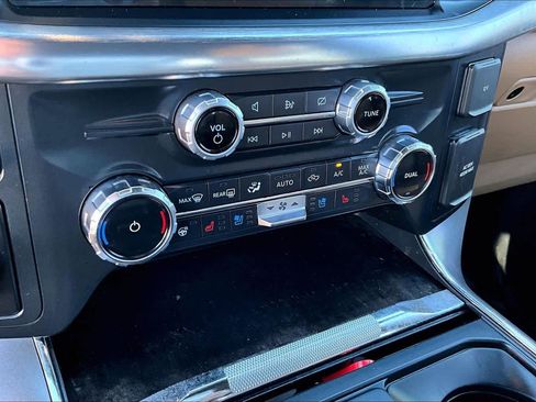 Used 2022 Ford F150 Lariat w/ Equipment Group 502A High image 33