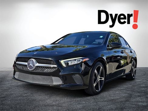 Used 2020 Mercedes-Benz A 220 4MATIC w/ Premium Package image 8