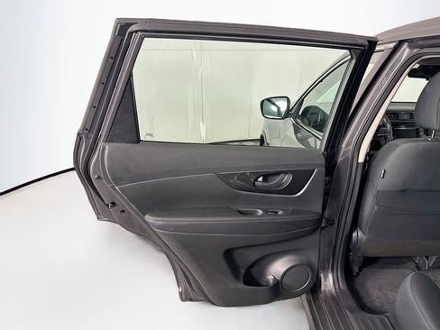 Used 2019 Nissan Rogue S FWD image 24