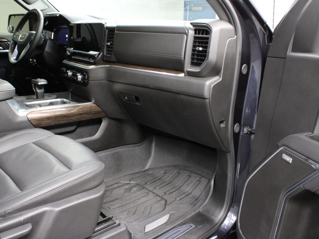 Used 2025 GMC Sierra 1500 Elevation w/ Elevation Premium Package AWD/4WD image 39