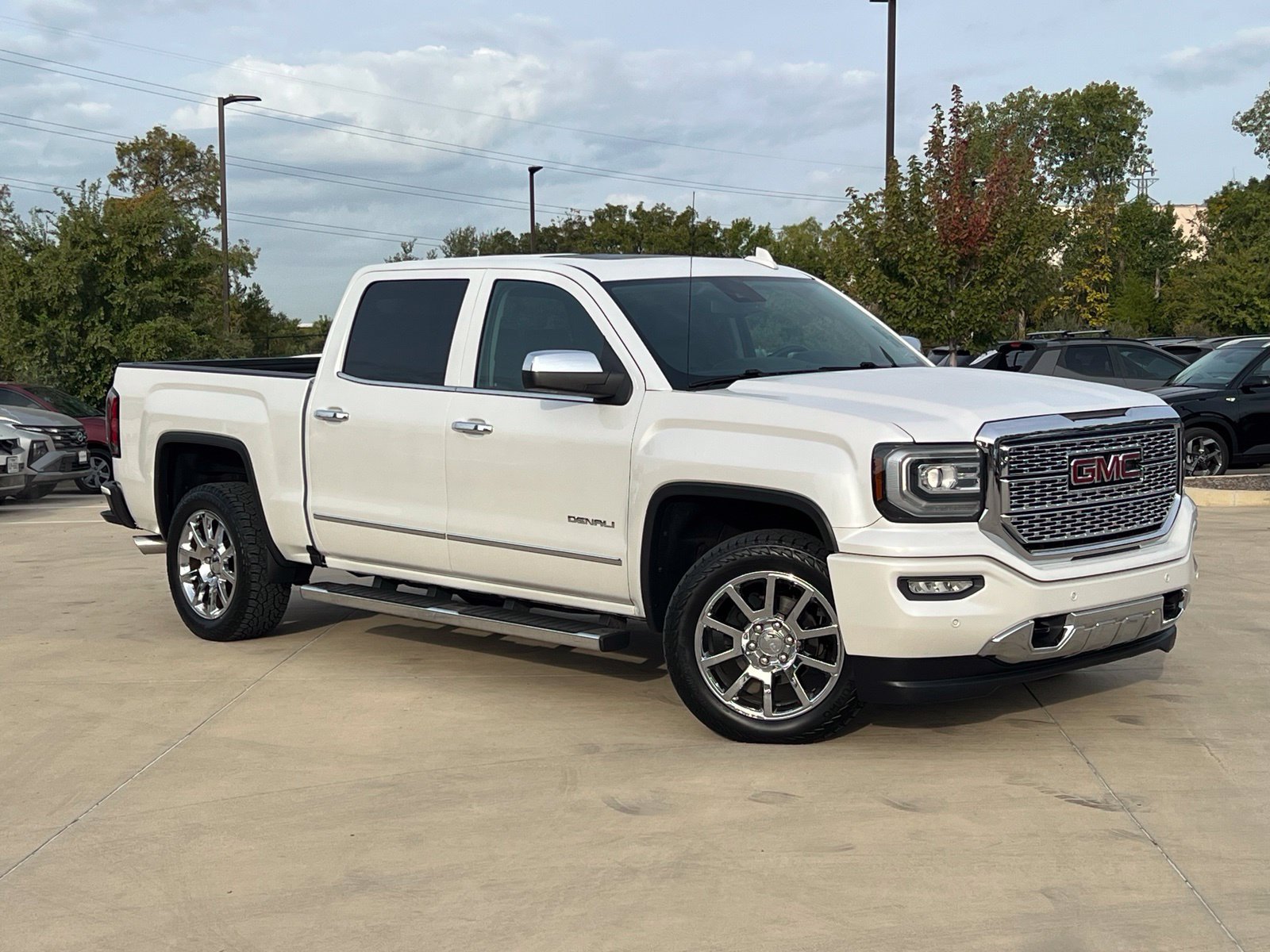 Used 2018 GMC Sierra 1500 Denali AWD/4WD image 1