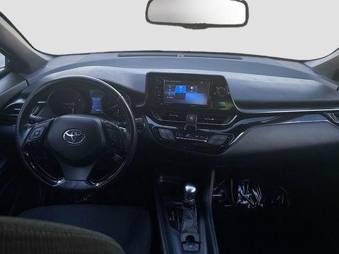 Used 2018 Toyota C-HR XLE FWD image 30