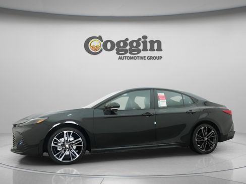 New 2026 Toyota Camry XSE FWD image 4