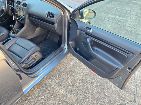Used 2010 Volkswagen Jetta TDI image 19