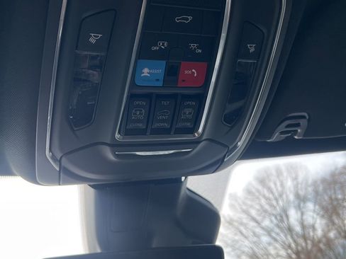 Used 2023 Jeep Wagoneer Series II w/ Premium Group I image 4