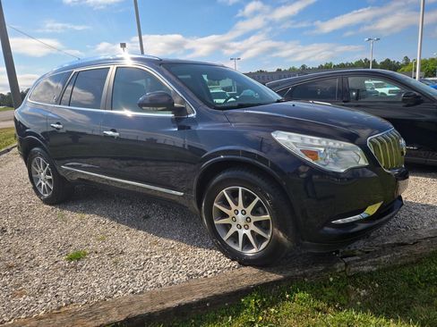 Used 2017 Buick Enclave Convenience FWD image 2
