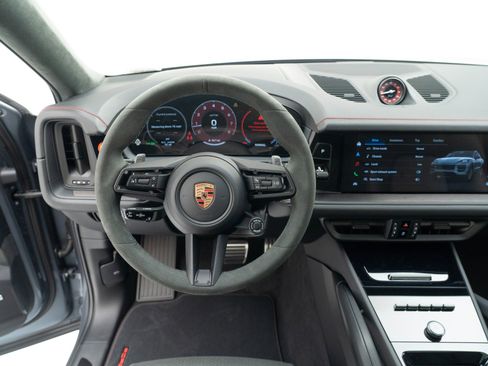 New 2026 Porsche Cayenne GTS AWD/4WD image 33