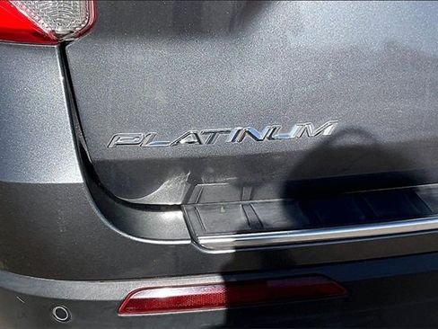 Used 2020 Ford Explorer Platinum image 8